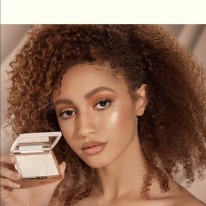 Anastasia Iced Out Highlighter